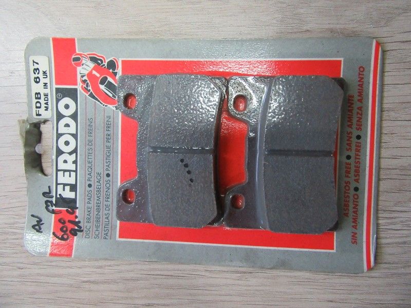 1 jeu de plaquettes de frein avant Yamaha 600 FZR 1994/1995 (FDB 637)