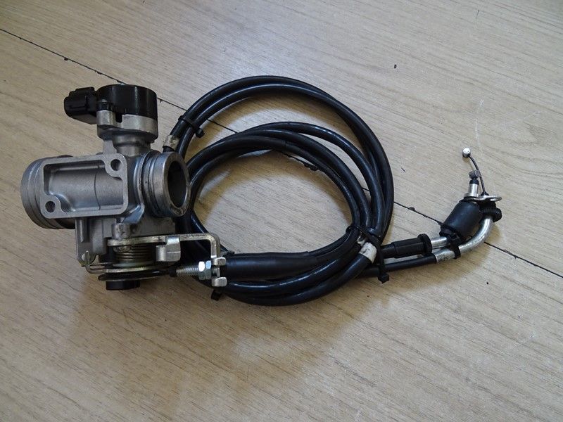 Corps d'injection et câblerie Suzuki UH 125 Burgman 2007/2013