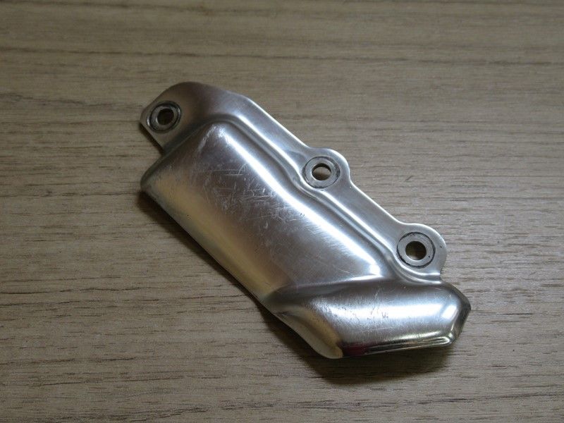 Protection maître-cylindre frein arrière  Aprilia ETV 1000 Caponord 01-07