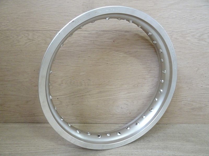 Jante alu D.I.D  2,50x17. 32 trous