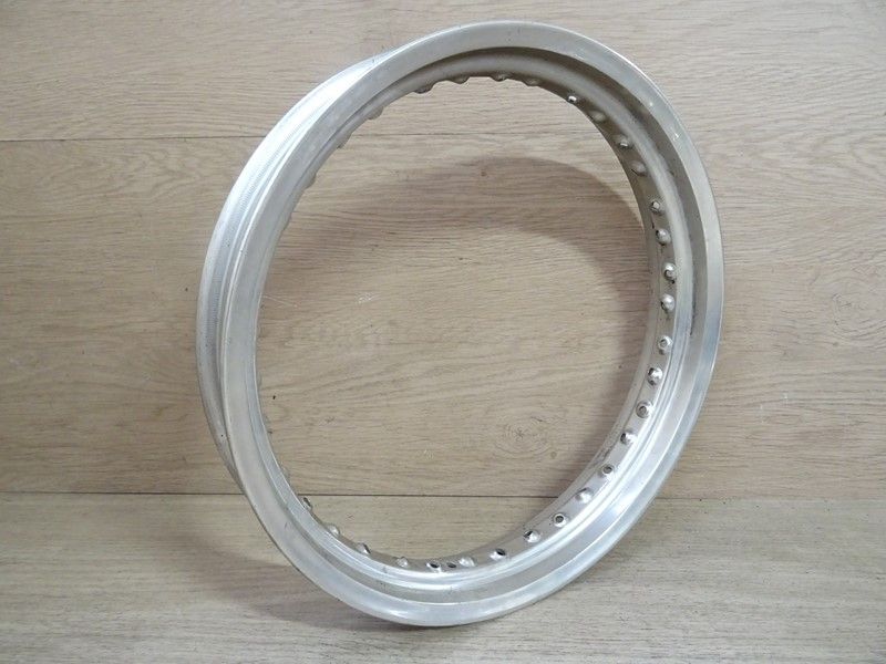 Jante alu TAGASAGO 2,50x17. 36 trous
