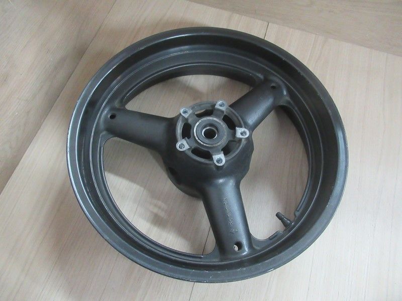 Jante arrière Suzuki 600 Bandit 2000-2004