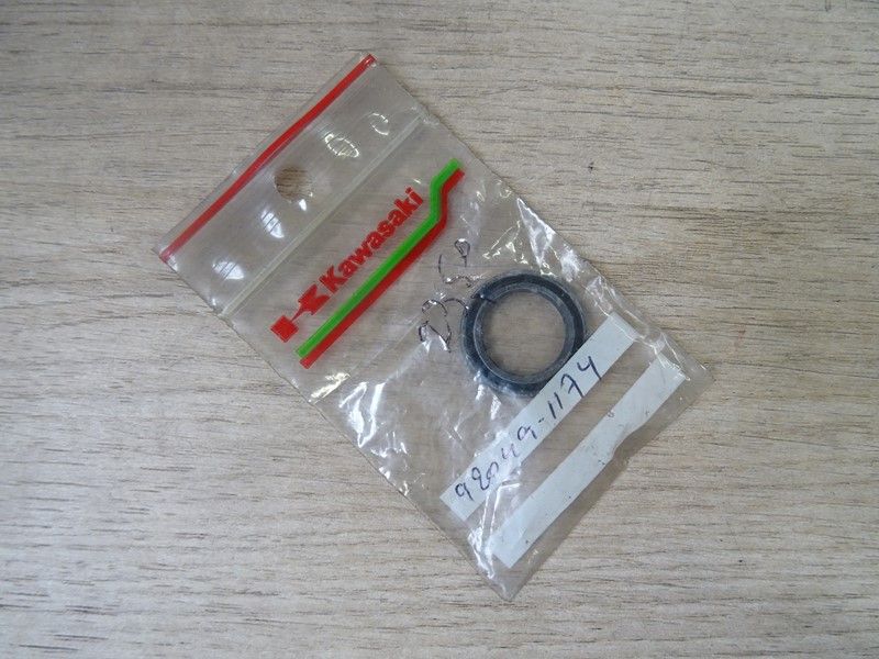 Joint spy moteur Kawasaki 250 KX 2006/2012 (92049-1174)