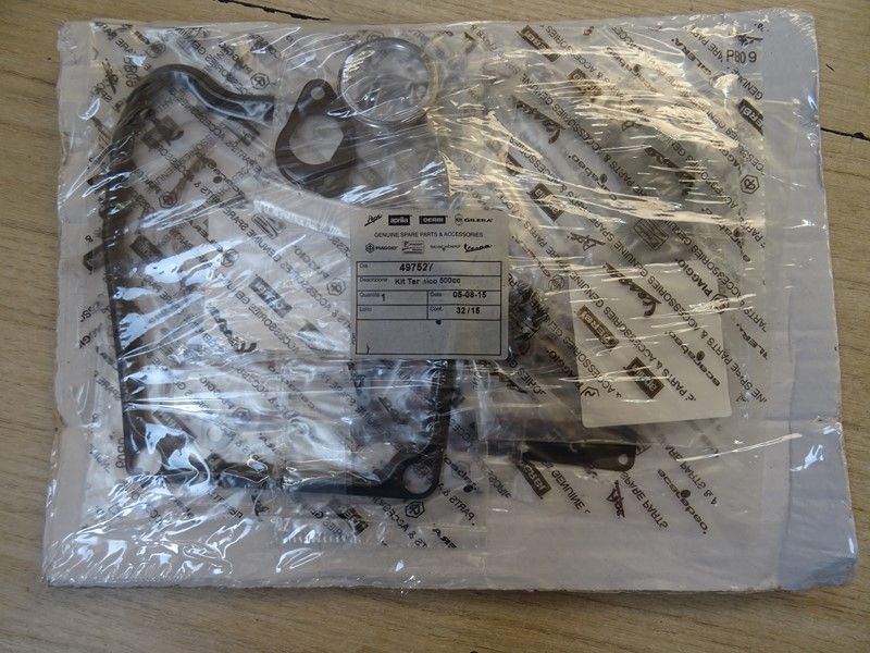 Pochette de joints moteur Piaggio Gilera 500 2007/2018 (4975276)