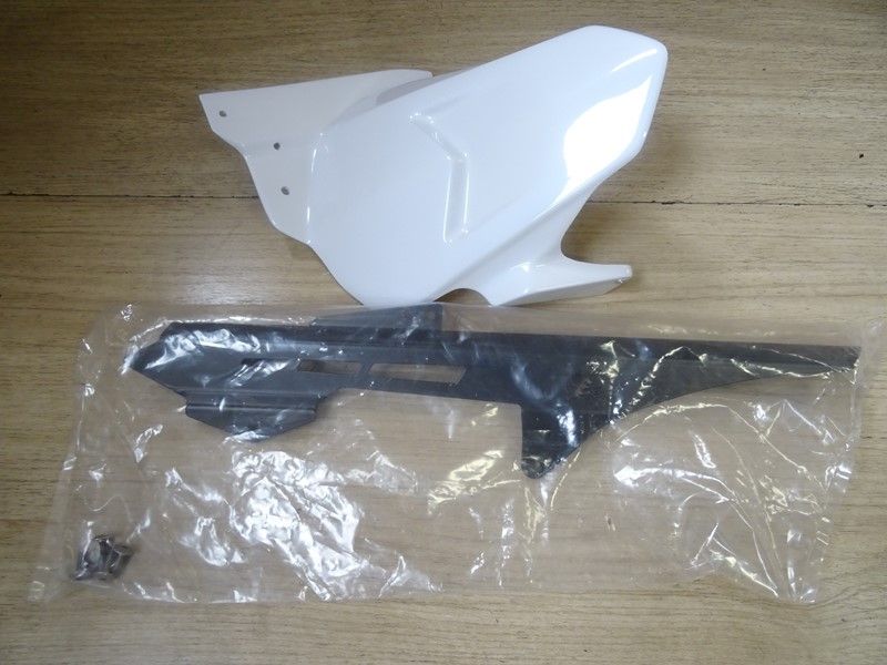 Garde boue arrière et carter chaîne Suzuki 750 GSR type C5111/C5211/C5112 2011/2016