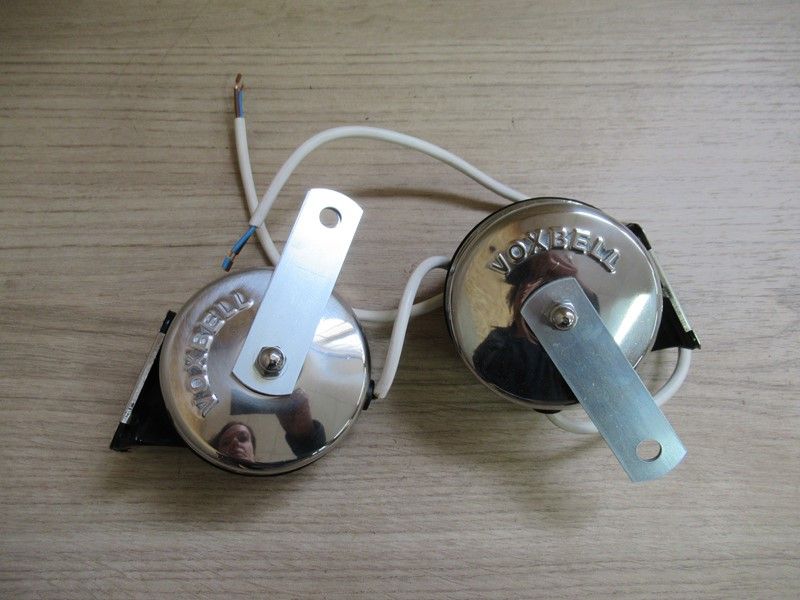Jeu de klaxons électromagnétiques 
