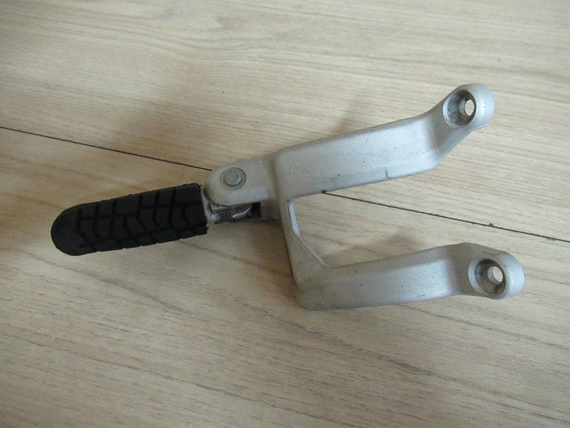 Platine repose-pied arrière gauche KTM 690 Duke 2008-2011