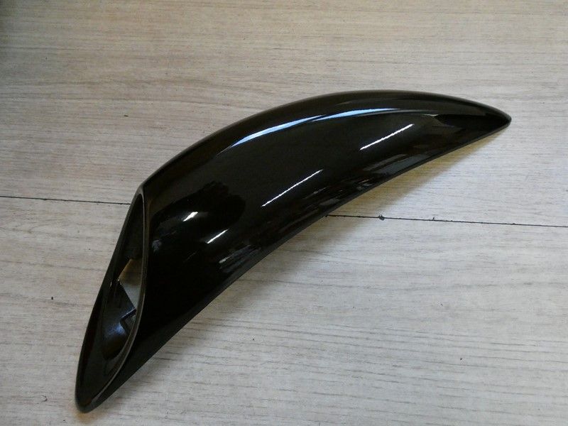Carénage de clignotant arrière droit Suzuki 1300 GSXR 2008/2013 CH135