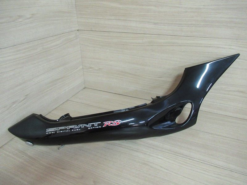 Cache latéral droit Triumph 955i Sprint RS 2000-2003