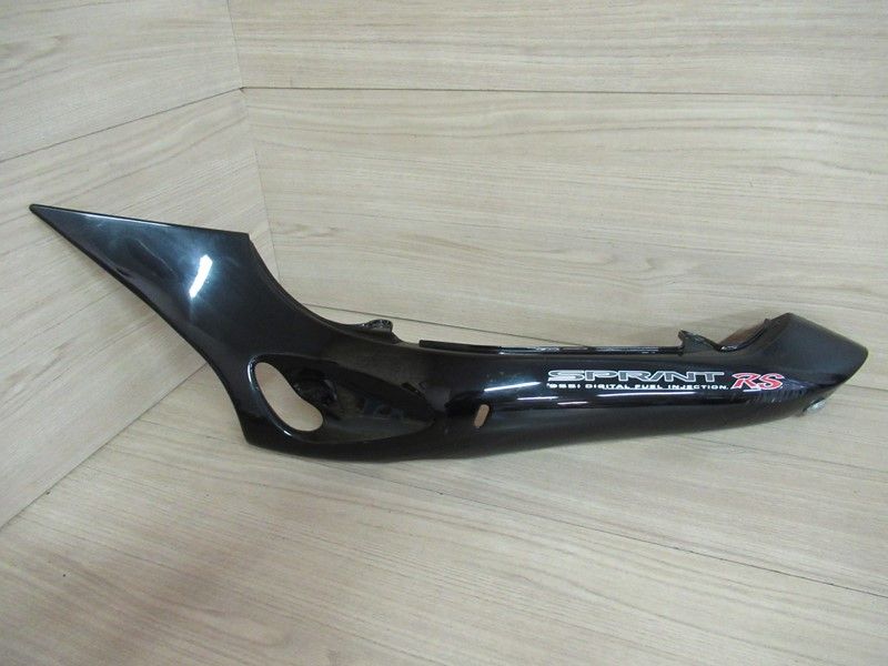 Cache latéral gauche Triumph 955i Sprint RS 2000-2003