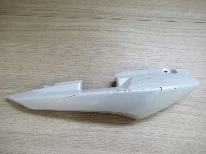 Cache latéral droit Yamaha YS125 2017
