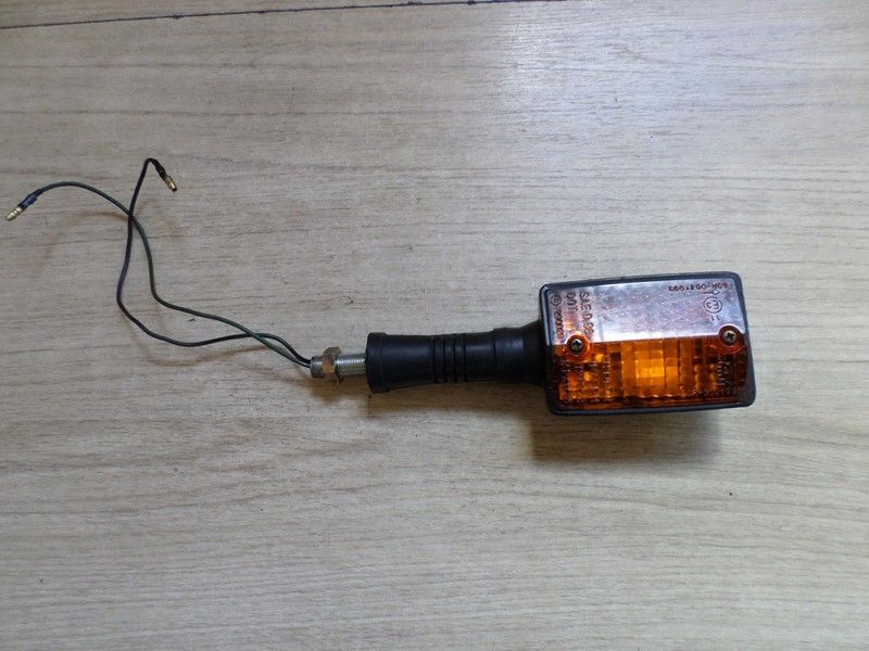 Clignotant avant gauche Yamaha SR 125 type 10F 1982/2000