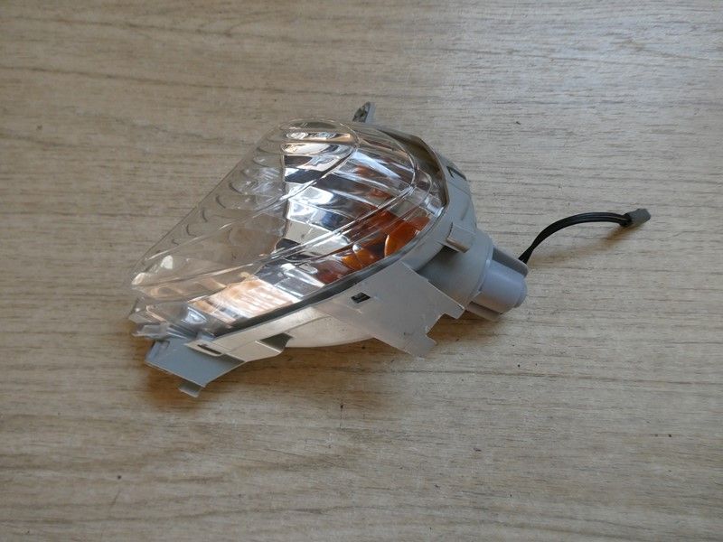 Clignotant avant gauche Suzuki 1300 GSXR 2008/2013 CH135