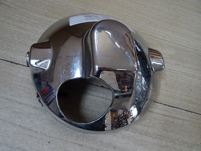 Cuvelage de phare optique avant Honda 
CB 500 type PC32 1996/2003