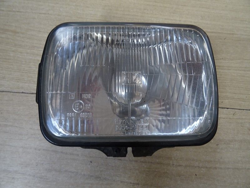 Optique phare avant Honda 
750 VFF type RC15 1983/1985