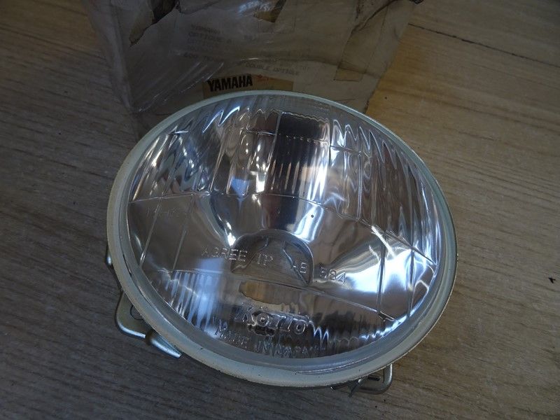 Optique phare avant droit Yamaha 600 XTZ Ténéré type 3AJ 1988/1990