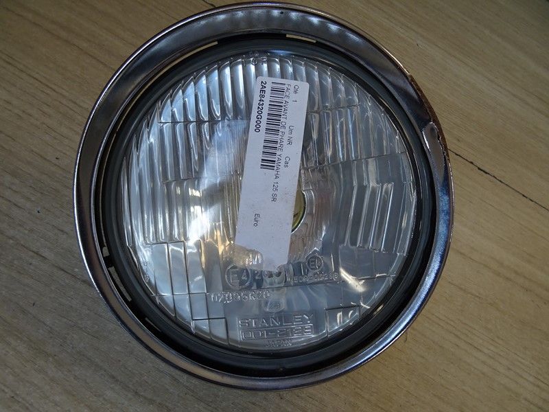 Optique phare avant Yamaha 
SR 125 type 10F 1982 à 2000