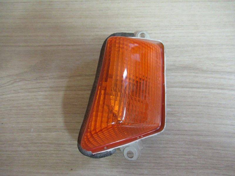 Cabochon clignotant avant droit Honda CBR 1000 1987-1988
