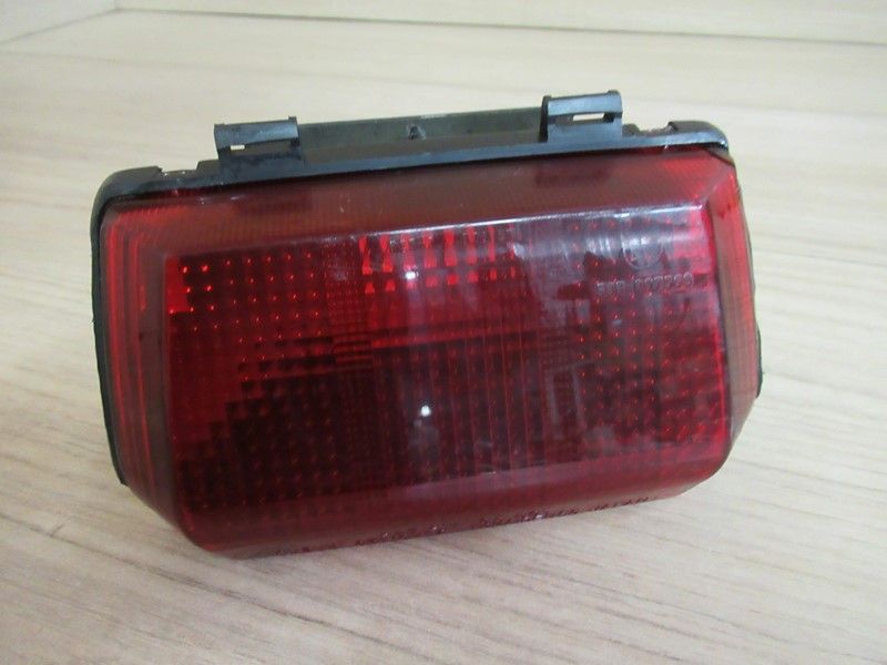 Feu arrière Suzuki GSXR 750 1988-1989, GSXR 1100 1989-1990