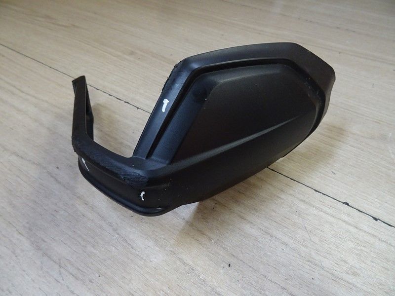Protège main droit Triumph 900 Tiger 2020/- (T2316000)