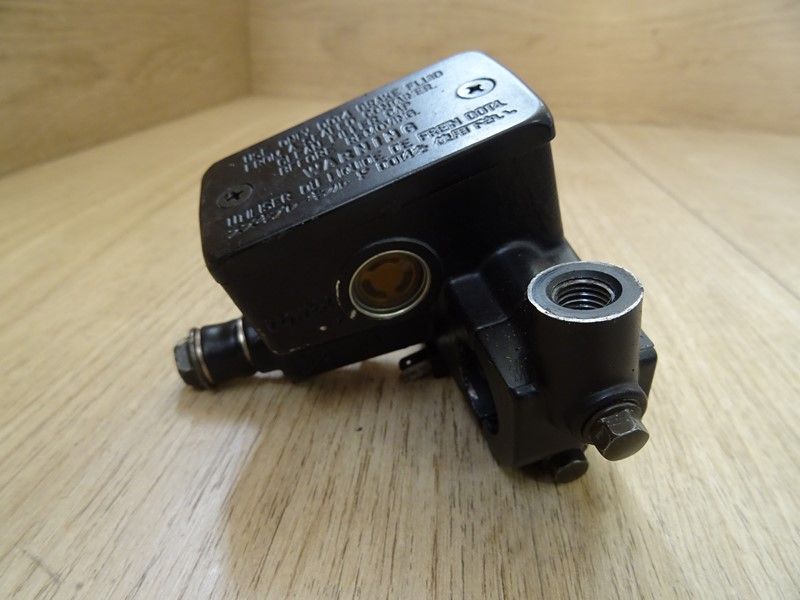 Maître cylindre de frein avant Suzuki SV 650 1999-2002