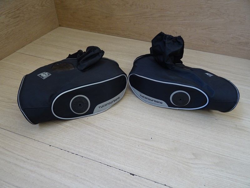 Paire de manchons polyamide pour guidons avec rétroviseurs Pour scooters et motos divers (R334N)