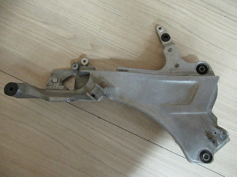 Platine de repose-pied droit Honda ST1100 Pan European 1990-2002