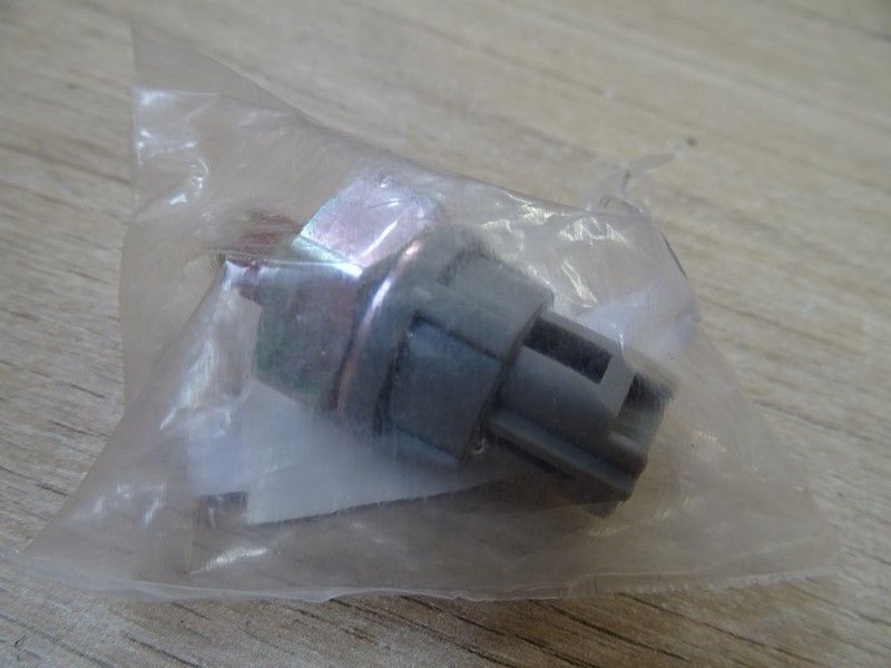 Sonde de pression d'huile Mash 650cc (40156010)