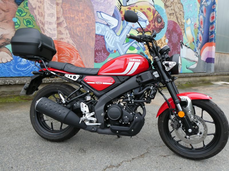 Très belle YAMAHA 125 XSR 2021