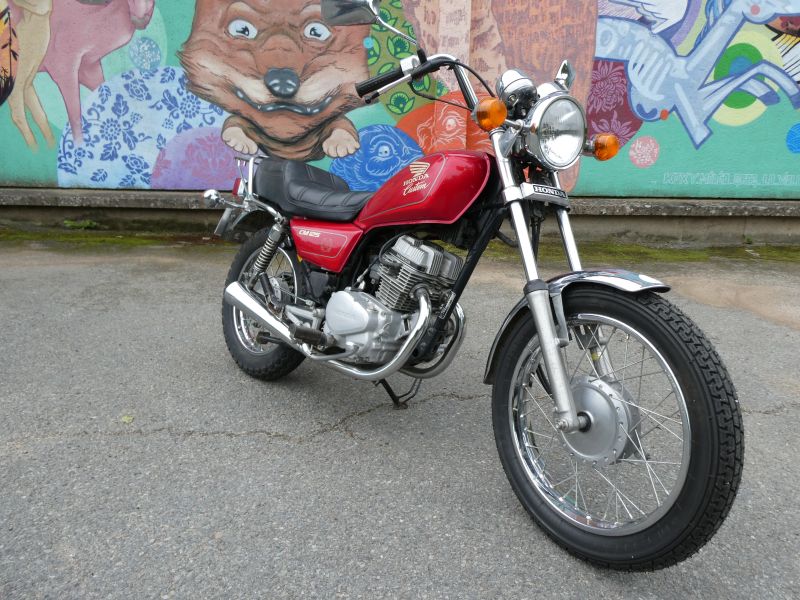 Jolie Honda CM 125 Custom