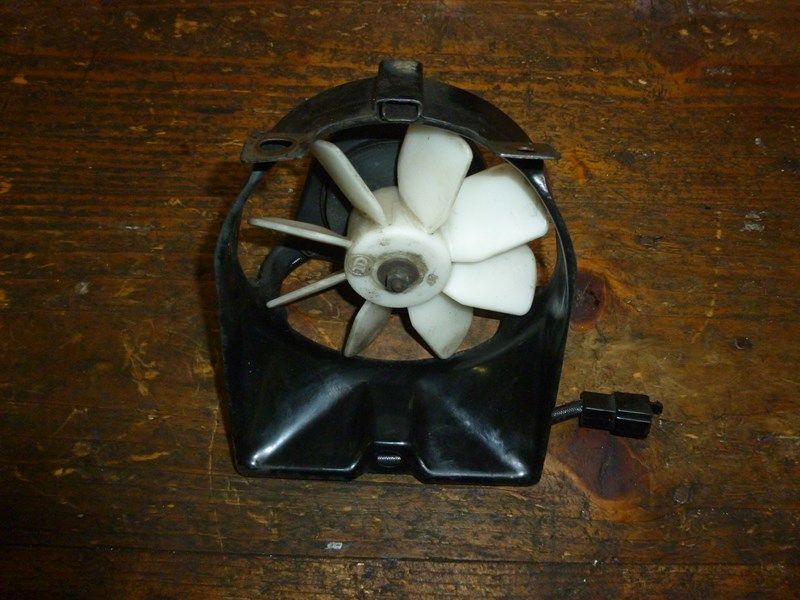 Ventilateur de radiateur Honda 750 VFF (RC15)