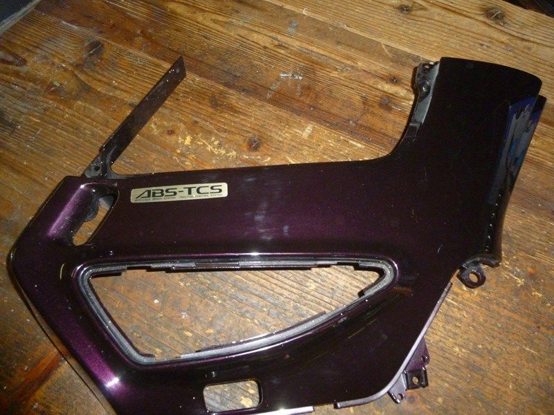 Demi flanc inférieur droit pour Honda ST 1100 Pan European (SC26)