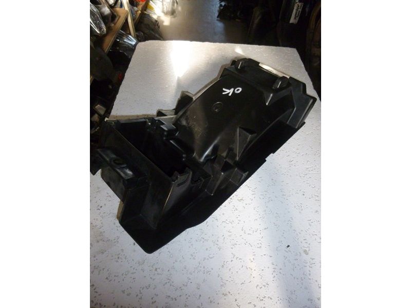 Partie interne de garde boue arrière Kawasaki 600 ZZR (ZX600E) à partir de 1993