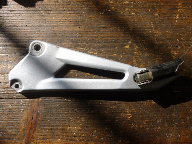 Platine gauche Yamaha 125 YBR 2005-2006