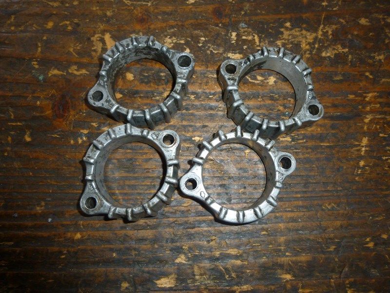 Quatre collerettes d'échappement Honda CBX650E (RC13)