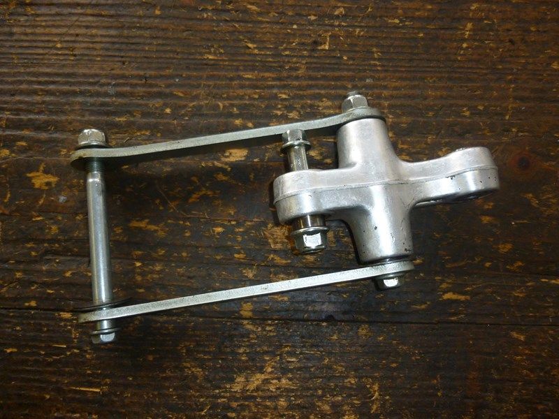 Jeu de biellettes d'amortisseur Suzuki 600 Bandit (JS1A8) 2000-2004
