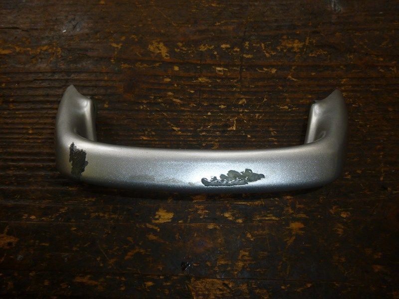 Poignée passager Suzuki 600 Bandit 2000-2004 (JS1A8)