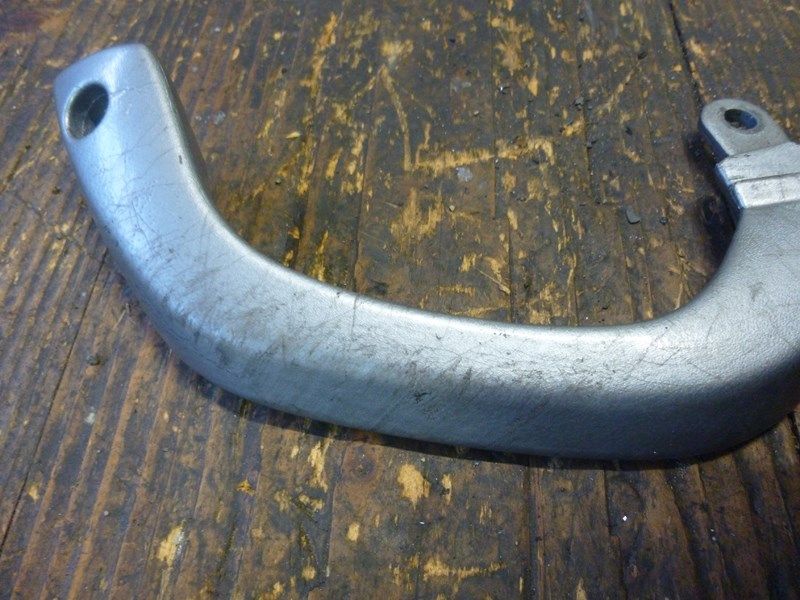 Poignée passager gauche Suzuki 600 RF