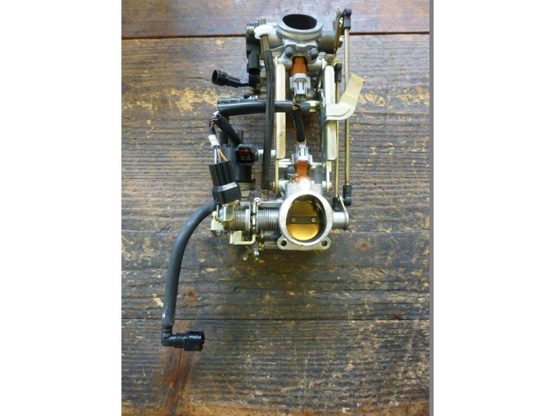 Rampe d'injection Suzuki SV 650 2003-2007