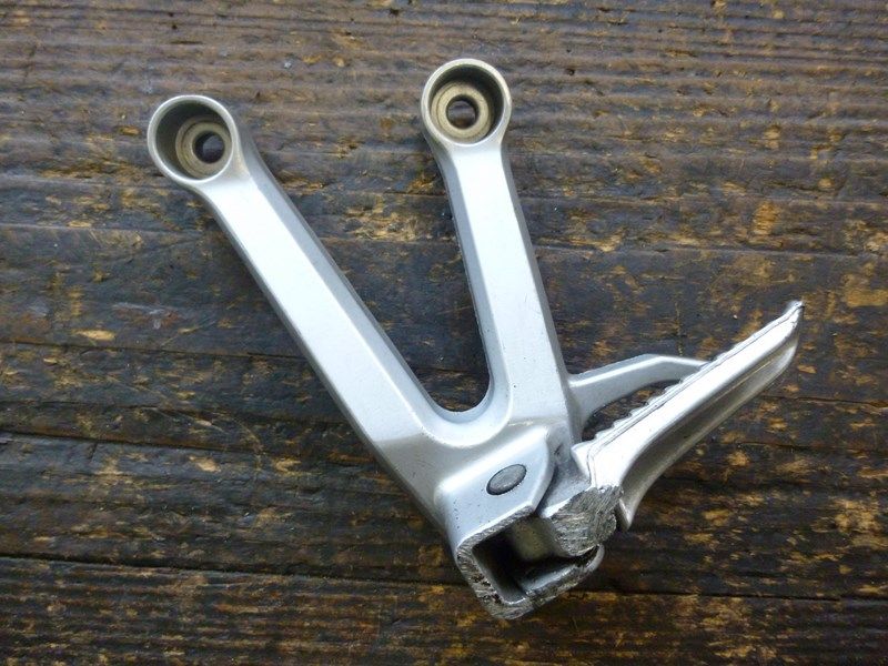 Platine arrière gauche Suzuki  SV 650 2003-07
