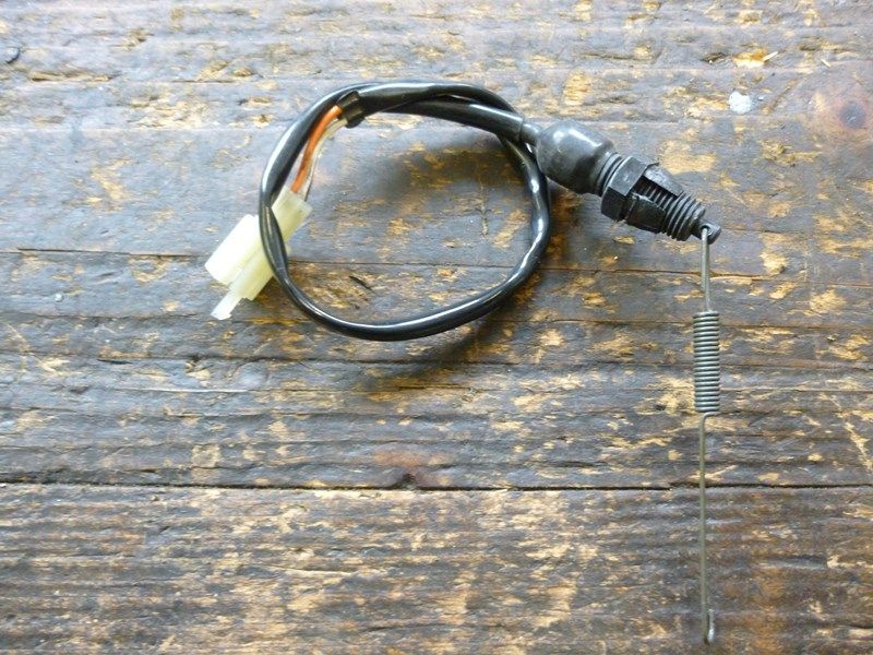 Contacteur de feu stop Suzuki SV 650 2003-07