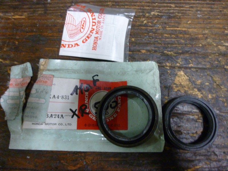 Ensemble joints Spys de fourche et cache poussière Honda XR 500 