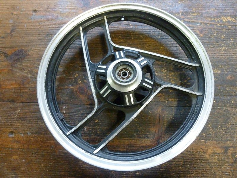 Jante avant Yamaha 125 RDLC (1GW)