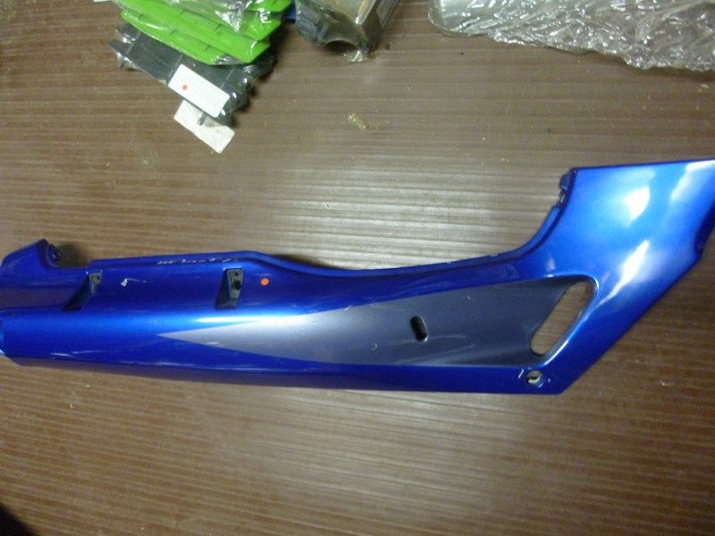 Cache latéral droit Kawasaki ZZR 600 (ZX600E)
