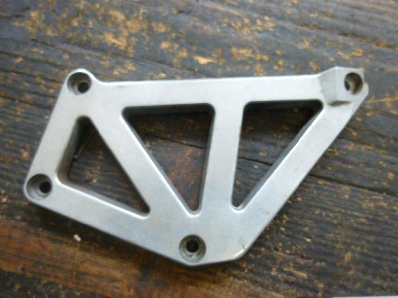 Platine gauche Honda 750 XLV (RD01)