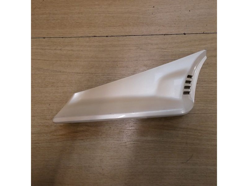 Petit flanc droit Suzuki GSX 1100 ES 1984 à 1986