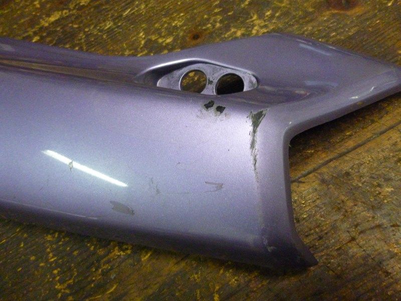 Cache latéral gauche Suzuki 1100 GSXR 1993-94 (GU75D)
