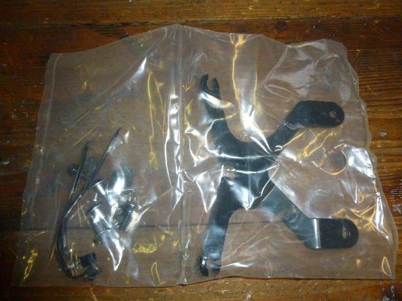 Ensemble neuf support de tableau de bord Suzuki SFV 650 