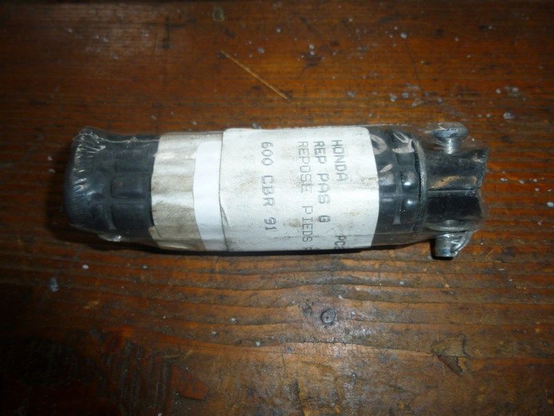 Repose pied passager gauche Honda 600 CBR (PC25) 1991-94