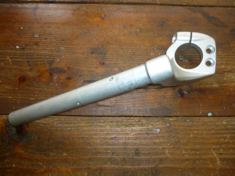 Guidon gauche Trimuph Sprint GT